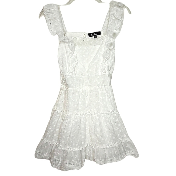 Lulus Dresses & Skirts - Lulus Dress Women’s XS Flutter Sleeve Lightweight Floral with Ruffled Design